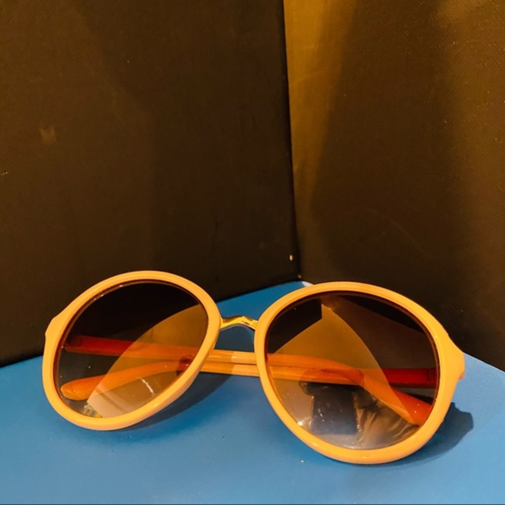 Oversized Sunglasses, Beige Frames Light Stylish - image 4